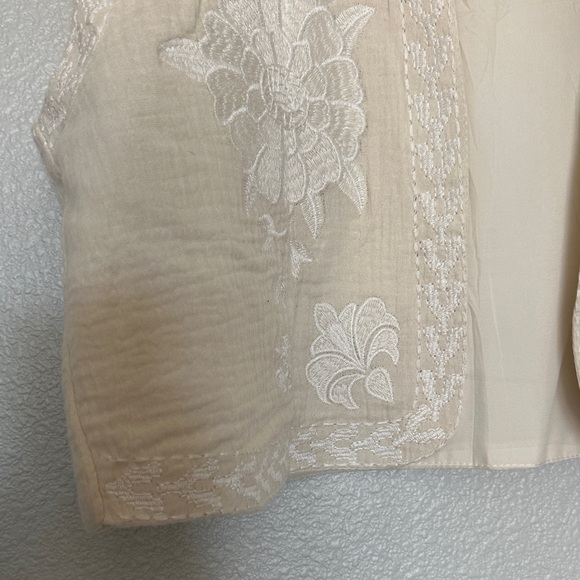Embroidered Cream Vest - Picture 4 of 7